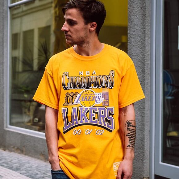 Triko Mitchell & Ness Los Angeles Lakers 3x Champions Tee Yellow