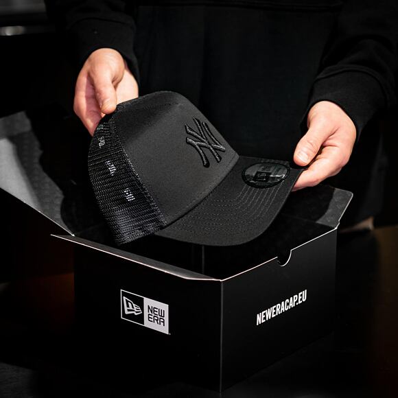 Kšiltovka New Era - MLB Clean 9FORTY Trucker - NY Yankees - Black