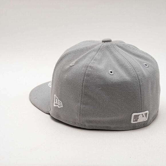 Dětská kšiltovka NEW ERA 59FIFTY Kids MLB League Basic New York Yankees Fitted Grey / White