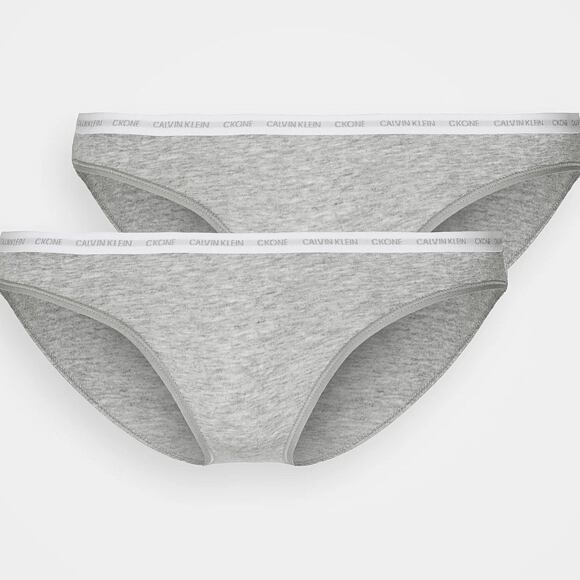 Balení 2 dámských kalhotek Calvin Klein Bikini 2Pack Grey Heather