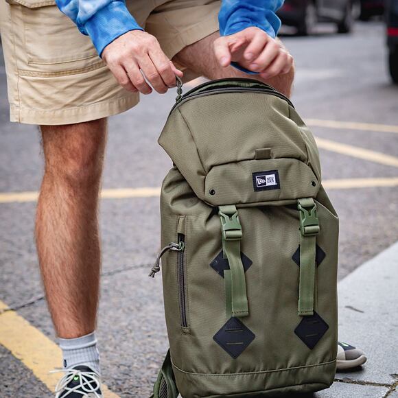 Batoh New Era Rucksack Tech New Olive