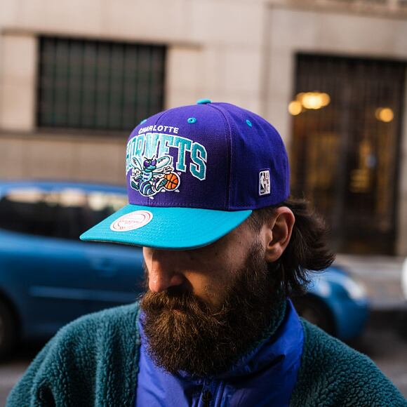 Kšiltovka Mitchell & Ness Charlotte Hornets HWC Team Arch Snapback