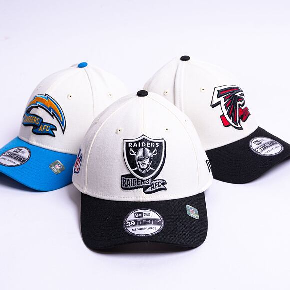 Kšiltovka New Era 39THIRTY NFL22 Sideline Las Vegas Raiders