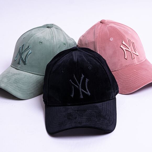 Dámská kšiltovka New Era 9FORTY Womens MLB Velour New York Yankees Black