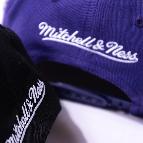 Kšiltovka Mitchell & Ness NBA Home Town Classic Red Los Angeles Lakers Purple