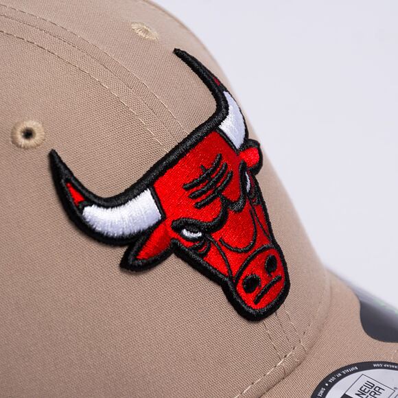 Kšiltovka New Era 9FORTY NBA Repreve Chicago Bulls Ash Brown / Red