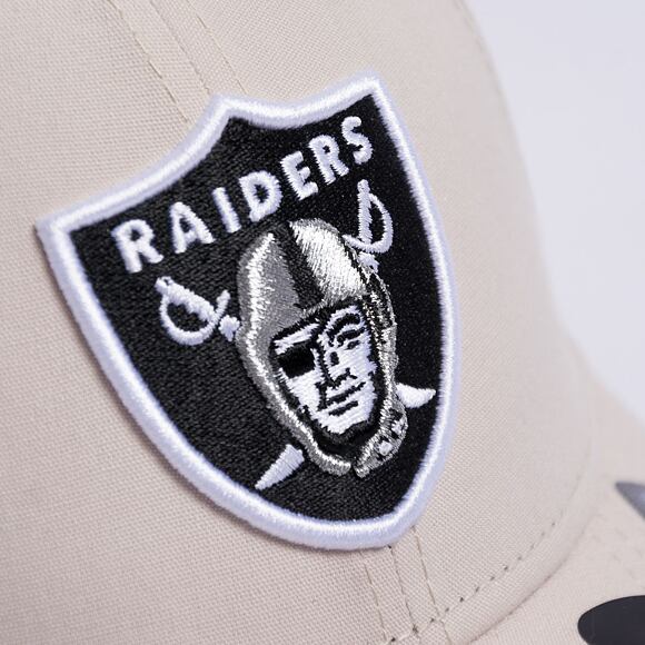 Kšiltovka New Era 9FORTY NFL Repreve Las Vegas Raiders Stone / Black