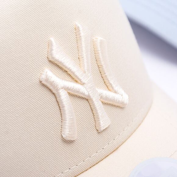 Dámská Kšiltovka New Era - MLB League Essential 9FORTY Trucker - NY Yankees - Cream