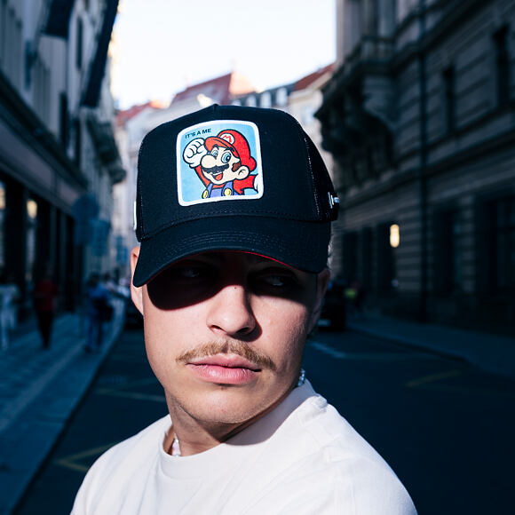 Kšiltovka Capslab Trucker - Nintendo - Super Mario - Black / Sky Blue