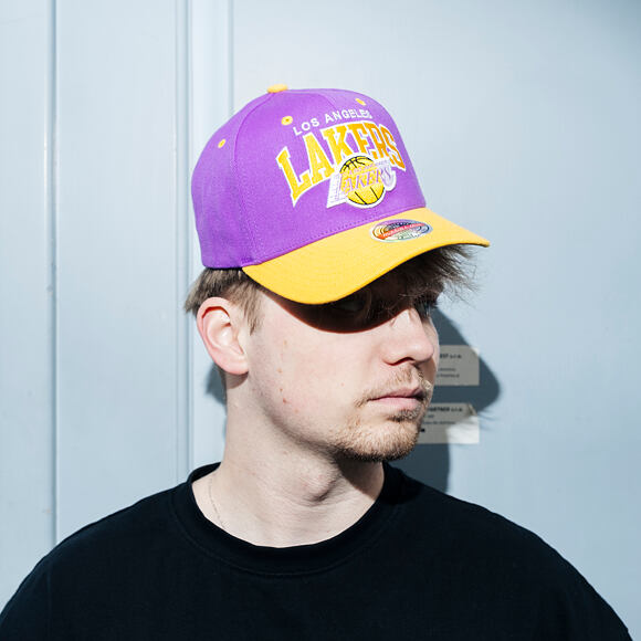 Kšiltovka Mitchell & Ness - NBA Team Arch Snapback - Los Angeles Lakers - Purple / Yellow