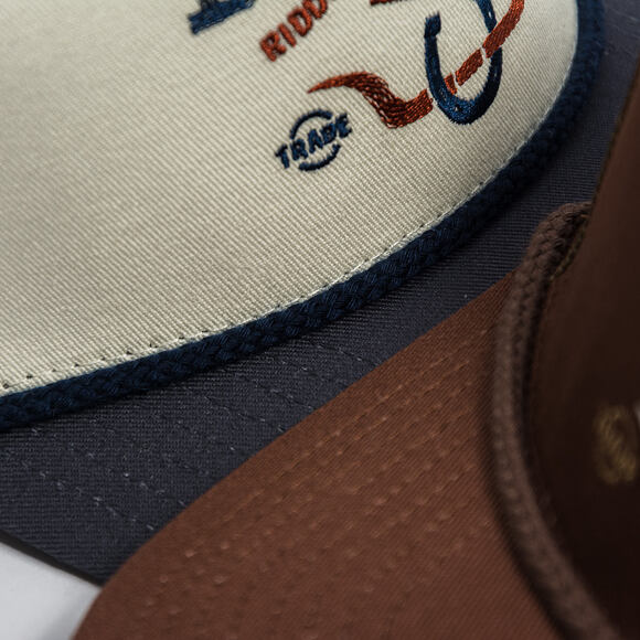Kšiltovka Brixton - Beekman C Np Mp Trucker Hat - Off White/Navy