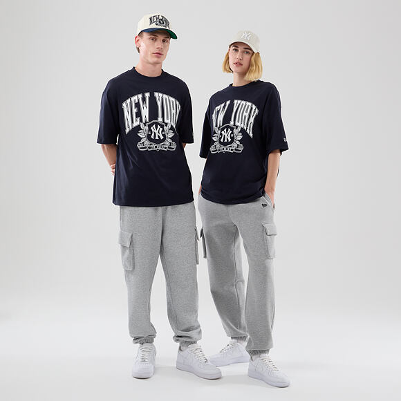 Triko New Era - MLB Arch Graphic Oversized Tee - NY Yankees - Navy