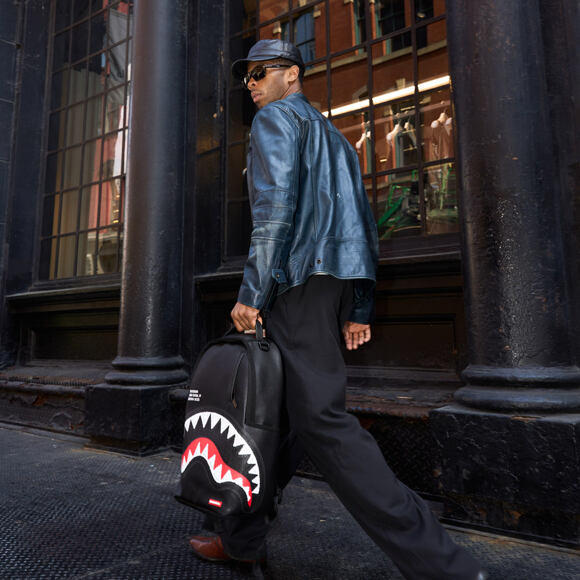 Batoh Sprayground - Shark Central Black Embroidered Shark Backpack