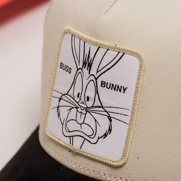Kšiltovka Capslab - Looney Tunes Trucker - Bugs Bunny Line Art Suede Visor - Off White / Black