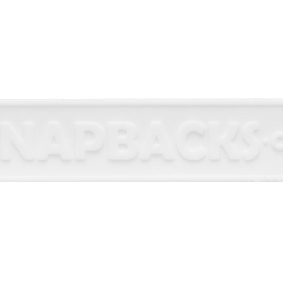 Náramek na ruku s nápisem Snapbacks.cz - bílý