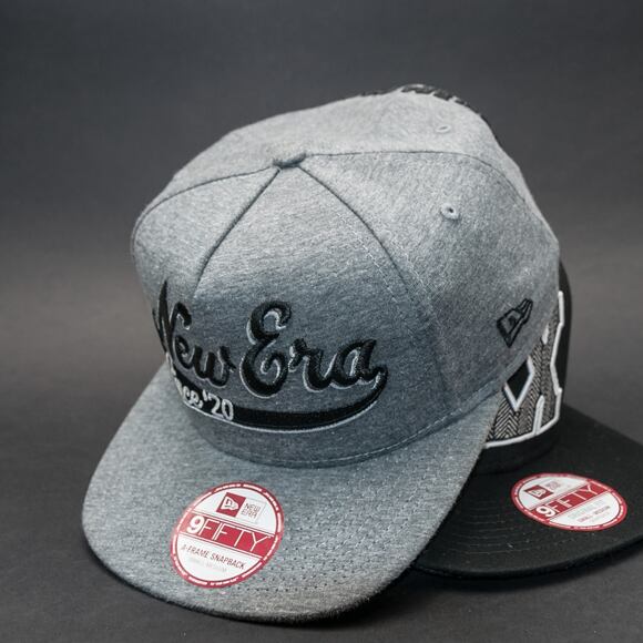 Kšiltovka New Era Herring Script Grey/Black Snapback