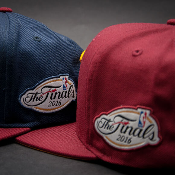 Kšiltovka Mitchell & Ness Championship Cleveland Cavaliers Navy/Burgundy Snapback