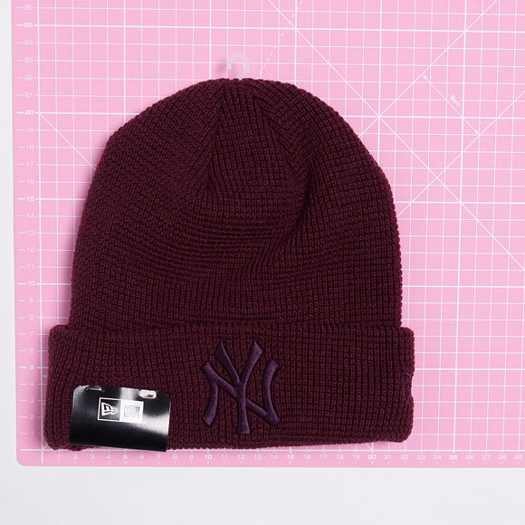 Kulich New Era Essential Waffle Knit New York Yankees Maroon