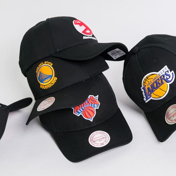 Kšiltovka Mitchell & Ness Team Logo Low Pro New York Knicks Black Snapback