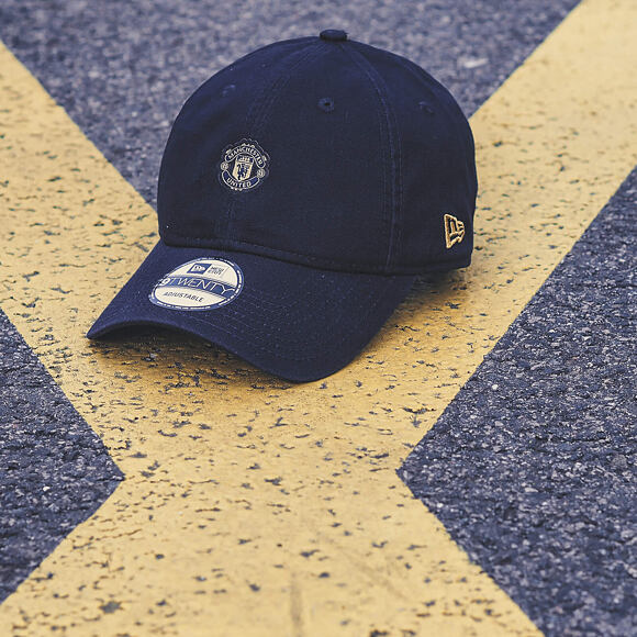 Kšiltovka New Era 9TWENTY Manchester United FC Washed SP19 Dark Navy Strapback