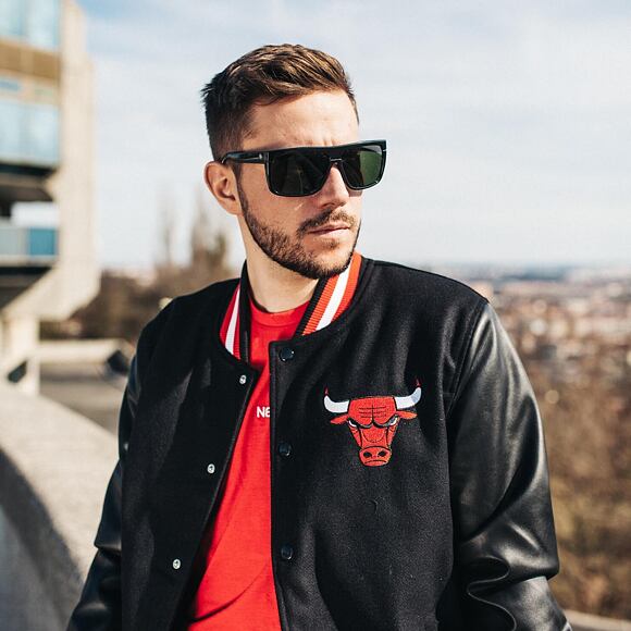 Bunda New Era Chicago Bulls Team Logo Varsity 2 Black