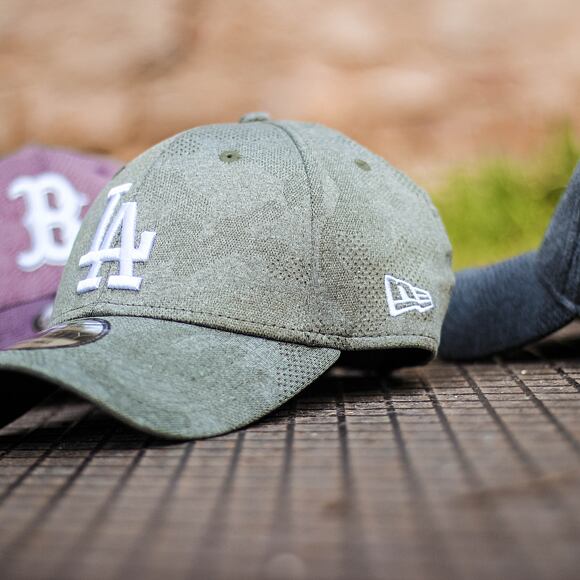 Kšiltovka New Era 9FORTY Engineered Plus Los Angeles Dodgers New Olive / Optic White Strapback