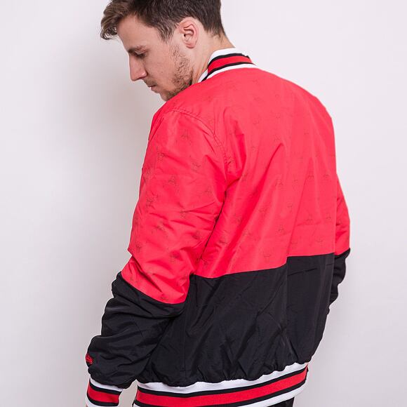 Bunda New Era NBA Bomber Chicago Bulls Front Door Red