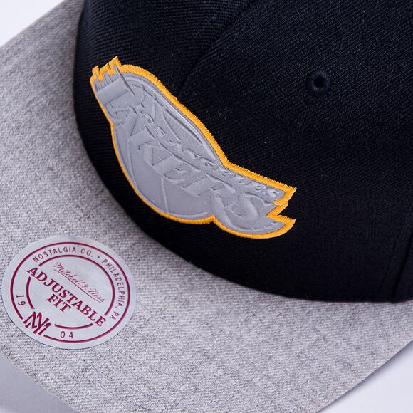 Kšiltovka Mitchell & Ness Los Angeles Lakers Black Heather Reflective Snapback