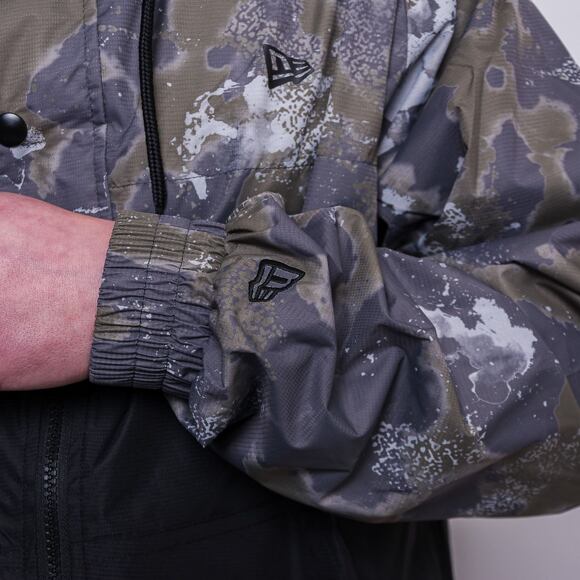 Bunda New Era Outdoor Utility All Over Print Windbreaker XPT / Black