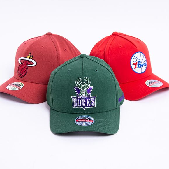 Kšiltovka Mitchell & Ness Milwaukee Bucks Solid Redline Dropback Dark Green