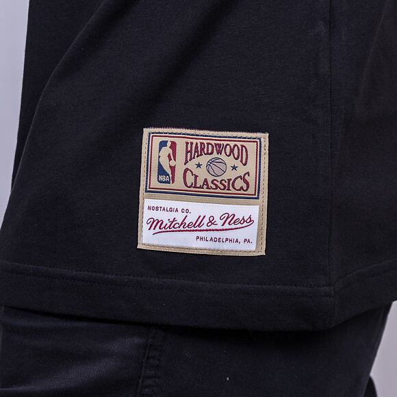 Triko Mitchell & Ness INTL972 Los Angeles Lakers Magic Johnson 32 Black