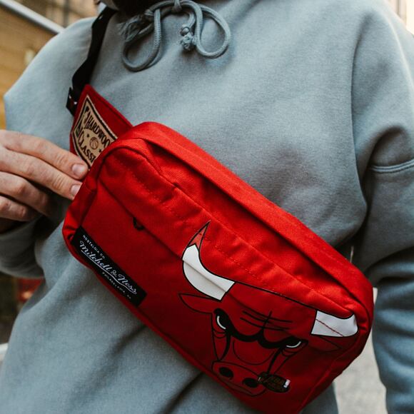 Ledvinka Mitchell & Ness Chicago Bulls Fanny Pack Red