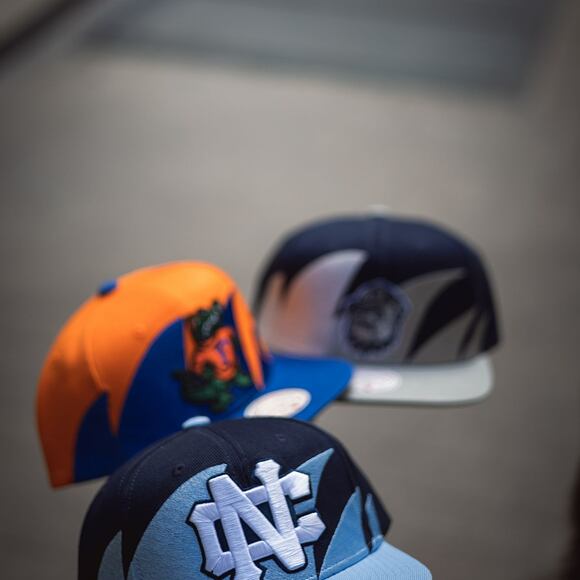 Kšiltovka Mitchell & Ness Sharktooth Snapback North Carolina Tar Heels Navy/Light Blue