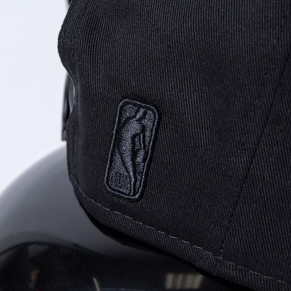 Kšiltovka New Era 9FIFTY NBA Black on Black Los Angeles Lakers Black / Black