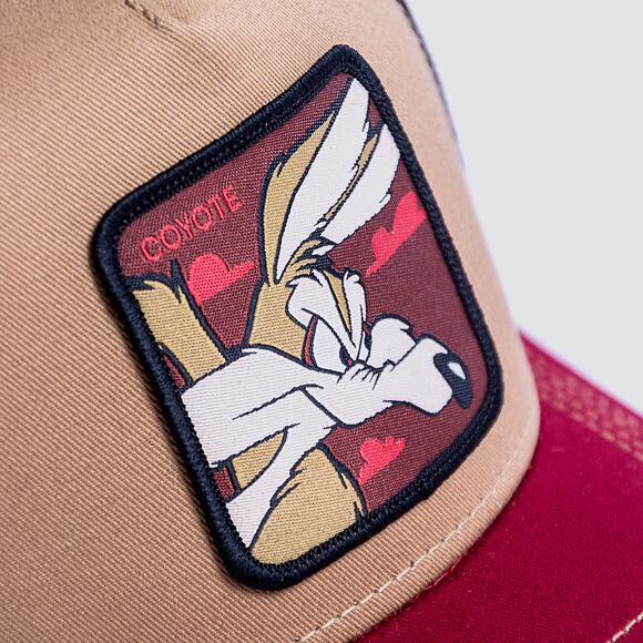 Kšiltovka Capslab - Trucker Looney Tunes - Wile E. Coyote v.2 Trucker -Brown / Burgundy