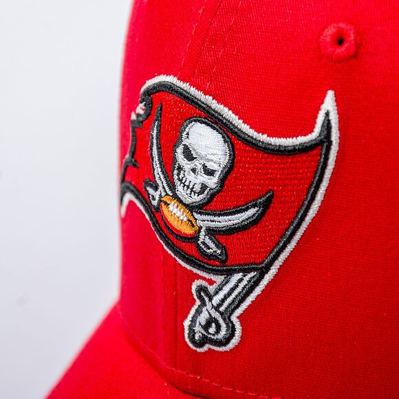 Kšiltovka New Era 39THIRTY NFL Comfort Tampa Bay Buccaneers Scarlet / Front Door Red