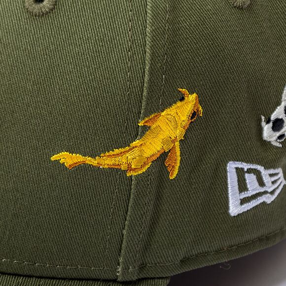Kšiltovka New Era 9FORTY MLB Koi Fish Chicago White Sox New Olive / Optic White