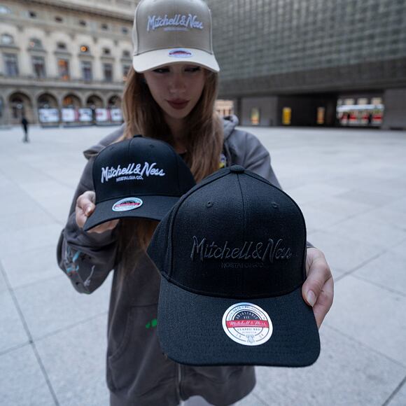 Kšiltovka Mitchell & Ness Pinscript Logo Classic Red Branded Black