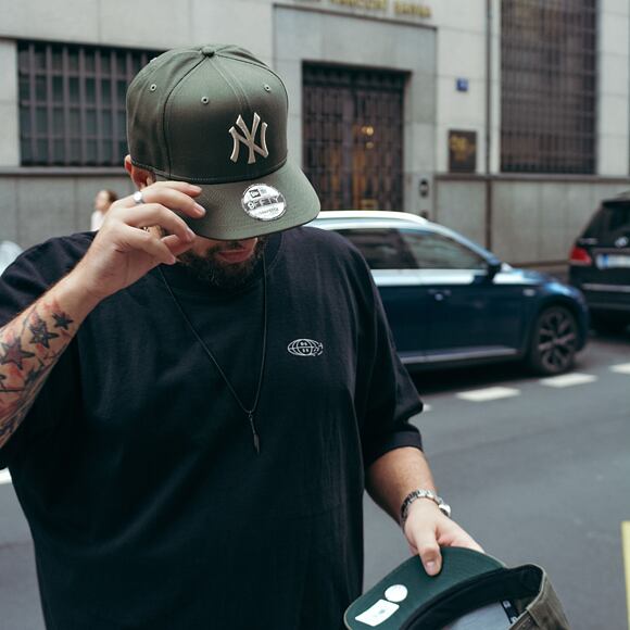 Kšiltovka New Era 9FIFTY MLB League Essential New York Yankees Olive / Stone