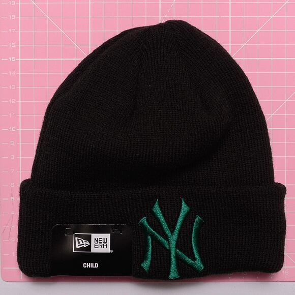 Dětský kulich New Era MLB Kids League Essential Beanie New York Yankees Black / Melachite Green