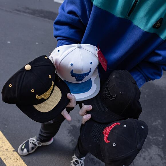 Kšiltovka Mitchell & Ness Nba Day 4 Snapback Chicago Bulls Black / Yellow