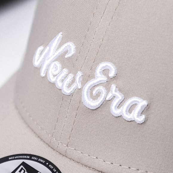 Kšiltovka New Era 39THIRTY Script - Stone / White