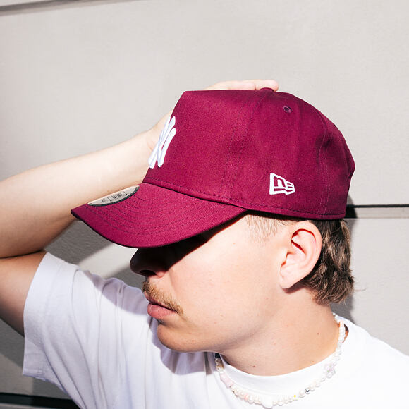Kšiltovka New Era - MLB League Essential 9FORTY A-Frame - NY Yankees - Burgundy / White