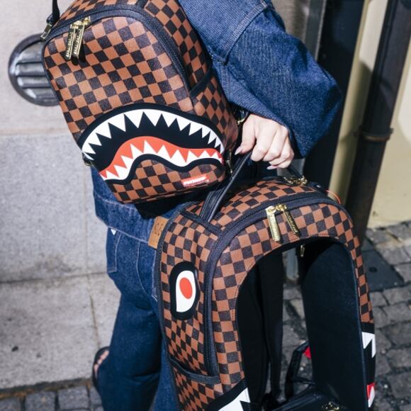 Batoh Sprayground - Sharks In A Hole In Paris Dlxsv Backpack