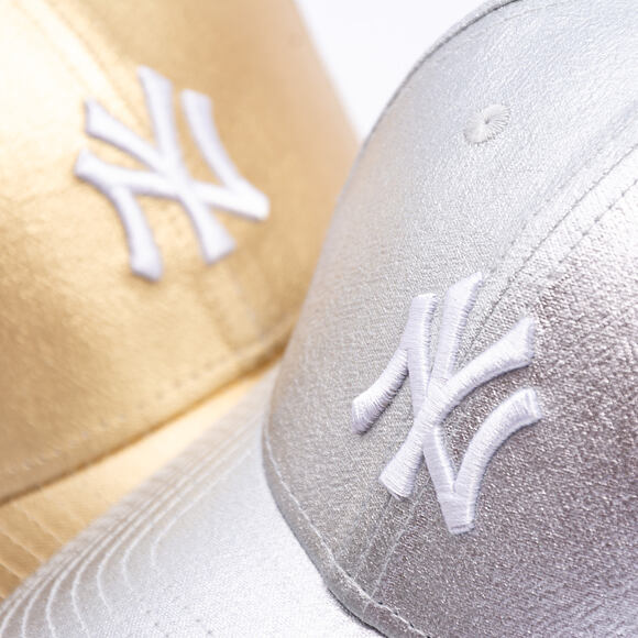 Dámská Kšiltovka New Era - MLB Metallic 9FORTY - NY Yankees - Silver