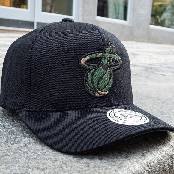 Kšiltovka Mitchell & Ness Miami Heat Camo Logo Snapback