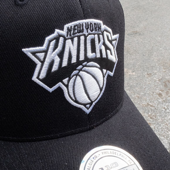 Kšiltovka Mitchell & Ness New York Knicks Outline Black 110