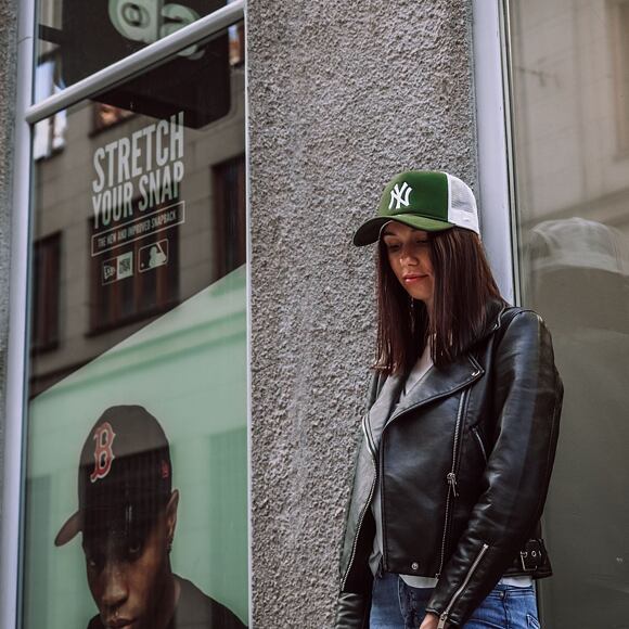 Dámská Kšiltovka New Era  Wmns League Essential Trkr Neyya  9FORTY A-FRAME TRUCKER  Rifle Green / Op
