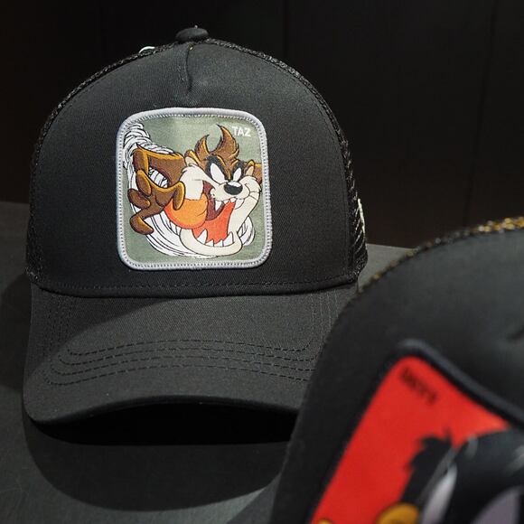 Kšiltovka Capslab Trucker - Looney Tunes - Taz - Black