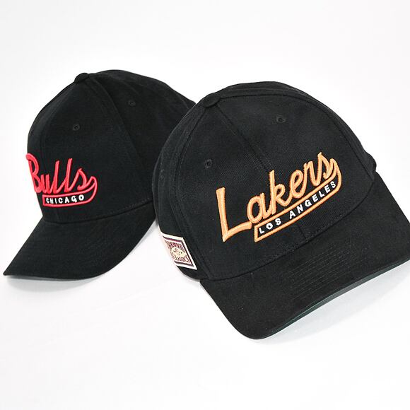 Kšiltovka Mitchell & Ness Chicago Bulls 831 Vintage Tailscript Black